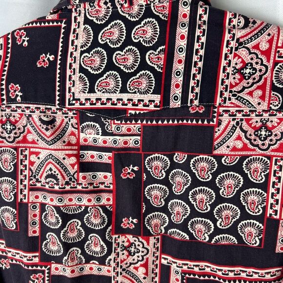 Sheplers western pearl snap black and red bandana print men’s medium - Picture 4 of 9